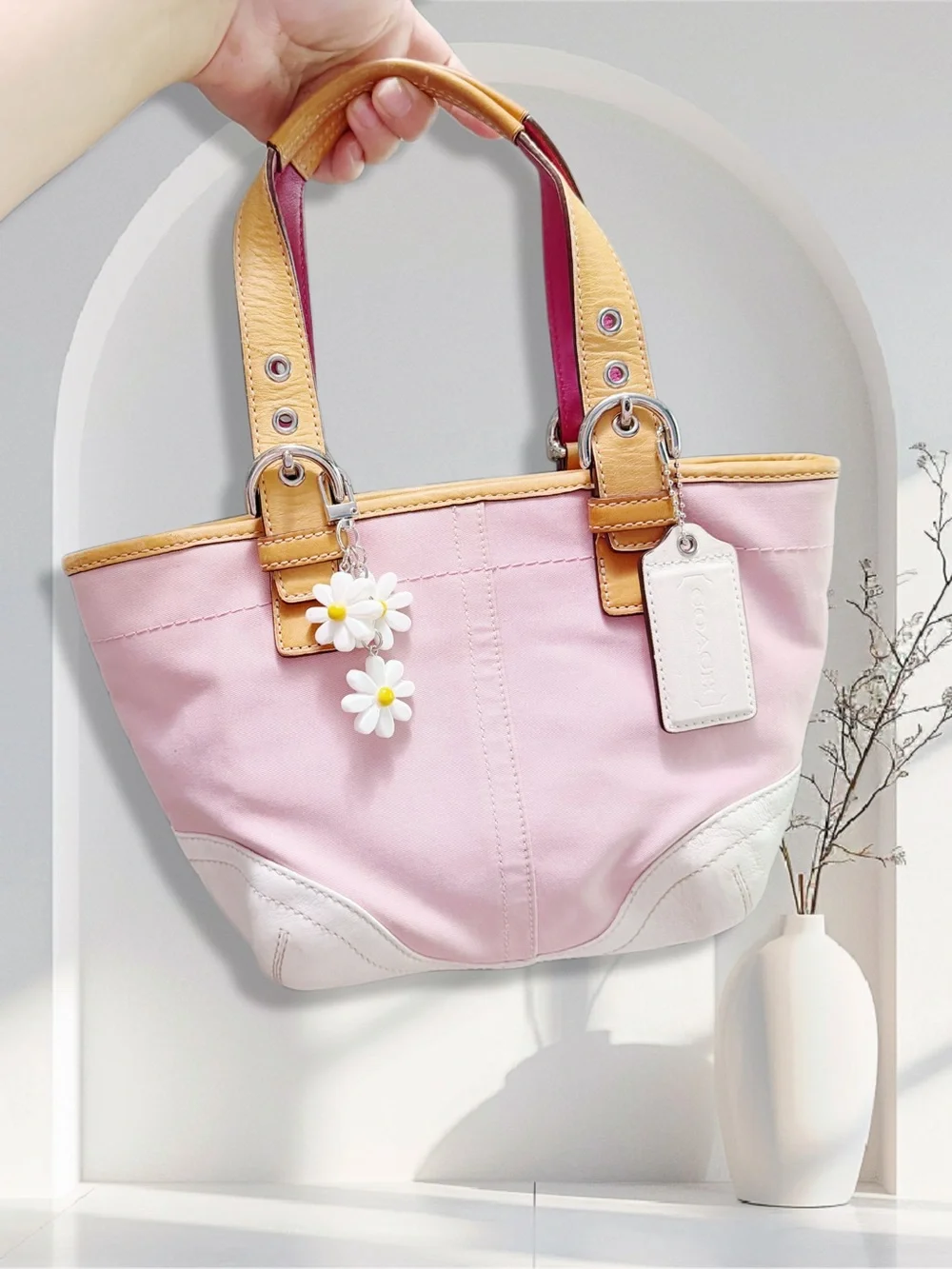 Coach Pink Canvas soho small daisy Tote 🌼